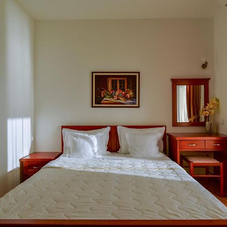 Apartments Leut Sveti Stefan Dış mekan fotoğraf