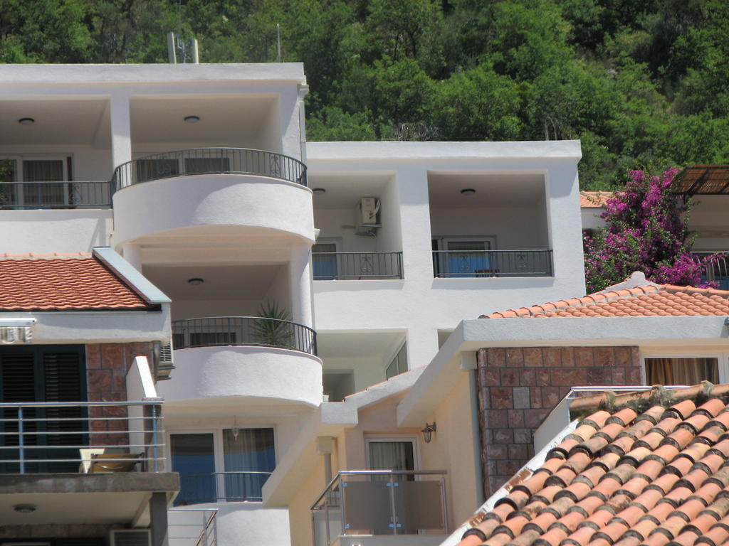 Apartments Leut Sveti Stefan Dış mekan fotoğraf